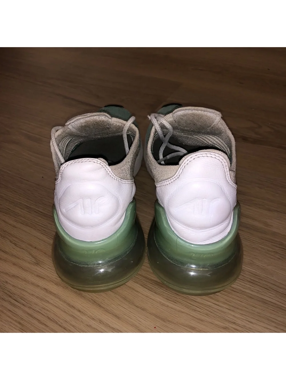 NIKE AIR MAX 270 FLYKNIT IGLOO TEAL GREEN WHITE RUNNING SHOES WOMENS SIZE 8.5